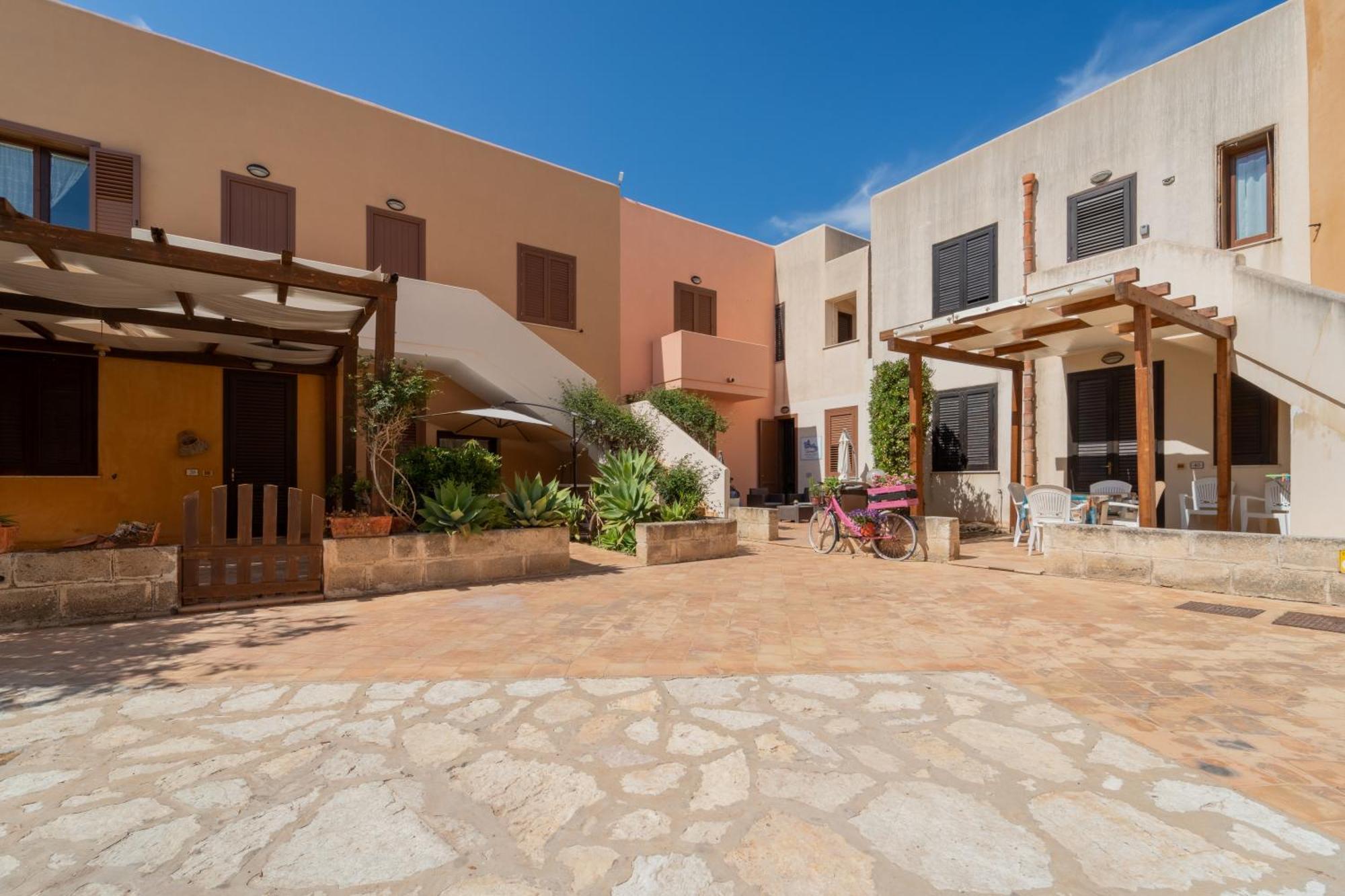 Residence Favonio Фавиняна Екстериор снимка